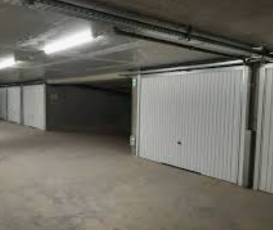 À céder – Box intérieur en sous-sol avec porte métallique – Gennevilliers (92)