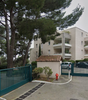 Appartement T2 avec garage à Marseille 9e, image de l'intérieur et de l'extérieur dans le cadre d'une liquidation judiciaire.