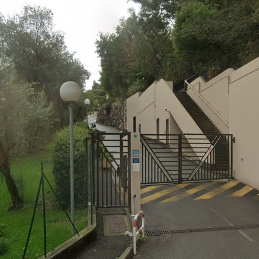 À reprendre – Appartement F3 avec stationnements en liquidation judiciaire – Côte d’Azur (06)