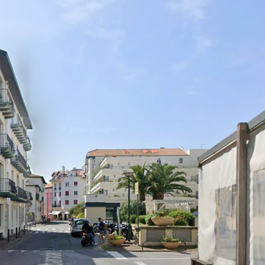 Bien immobilier avec local commercial – Secteur Saint-Jean-de-Luz (64)