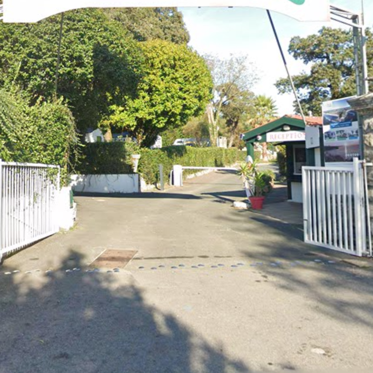 Camping à Saint-Jean-de-Luz dans les Pyrénées-Atlantiques, site en liquidation judiciaire avec cession encadrée.
