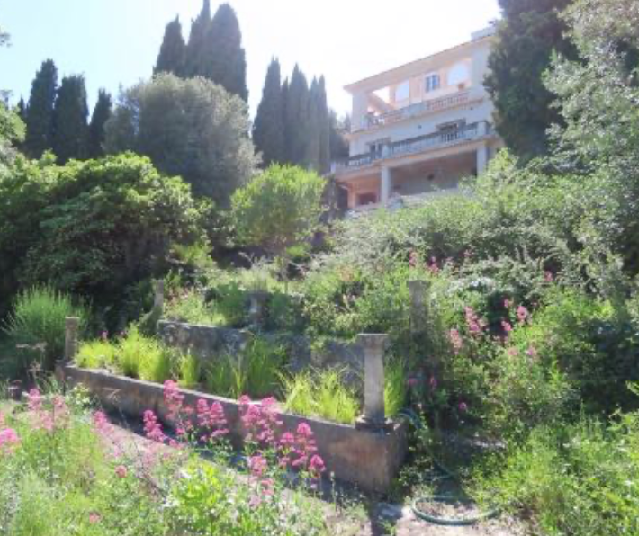 Ensemble immobilier résidentiel à Beausoleil et Roquebrune-Cap-Martin, image de la cession encadrée par Conciergerie Judiciaire.