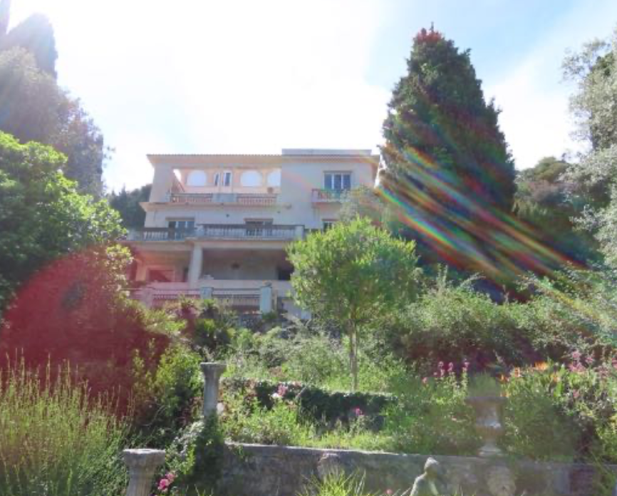 Ensemble immobilier résidentiel à Beausoleil et Roquebrune-Cap-Martin, image d'une cession encadrée par Conciergerie Judiciaire.