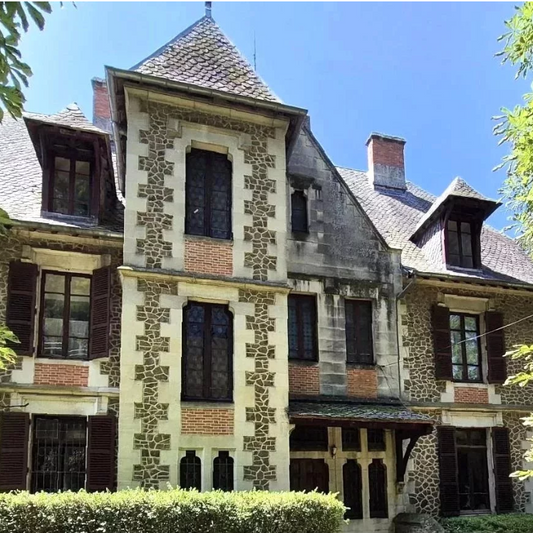 Maison de maître d'époque – Perrier (63) – Cession encadrée - Conciergerie Judiciaire