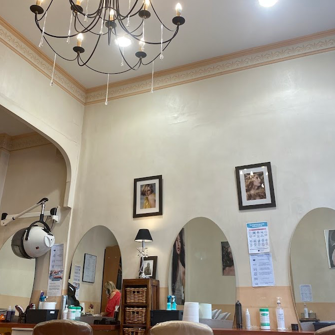 À céder fonds de commerce de coiffure — Bandol (83) — Cession encadrée - Conciergerie Judiciaire